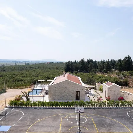My Dalmatia - Kastel Mrkic Iii With 2 Private Heated Swimming Pools, Saunas, Jacuzzies And A Sport Court *