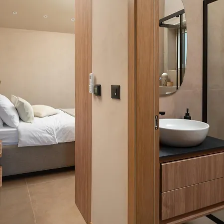 My Dalmatia - Kastel Mrkic Iii With 2 Private Heated Swimming Pools, Saunas, Jacuzzies And A Sport Court