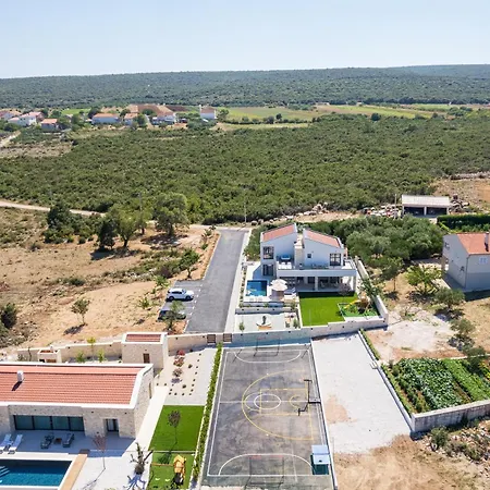 My Dalmatia - Kastel Mrkic Iii With 2 Private Heated Swimming Pools, Saunas, Jacuzzies And A Sport Court * Sveti Filip i Jakov