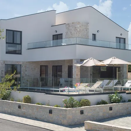 My Dalmatia - Kastel Mrkic Iii With 2 Private Heated Swimming Pools, Saunas, Jacuzzies And A Sport Court * Sveti Filip i Jakov