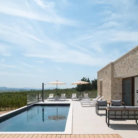 My Dalmatia - Kastel Mrkic Iii With 2 Private Heated Swimming Pools, Saunas, Jacuzzies And A Sport Court