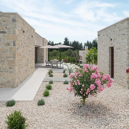 My Dalmatia - Kastel Mrkic Iii With 2 Private Heated Swimming Pools, Saunas, Jacuzzies And A Sport Court * Sveti Filip i Jakov